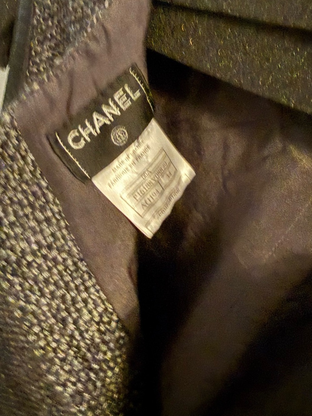 CHANEL Black and Gray Tweed Jacket Shell - Picture 6 of 8